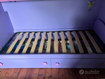 Letto singolo con cassetti