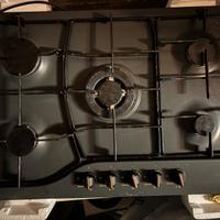 Piano cottura  5 fuochi gas metano