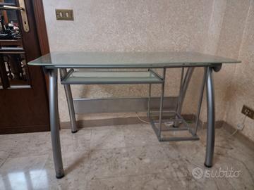 Scrivania moderna in metallo argento e vetro