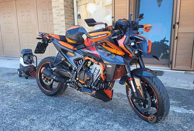 Ktm Duke 990 con oltre 5.000 euro di accessori