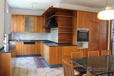 CUCINA COMPLETA IN LEGNO MASSELLO