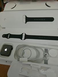 Apple Watch SE 2022 da 44mm - stati batteria 100%