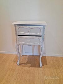 Comodini in stile Shabby chic 