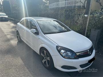 Opel Astra Gtc