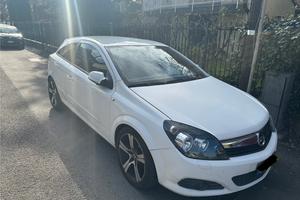 Opel Astra Gtc
