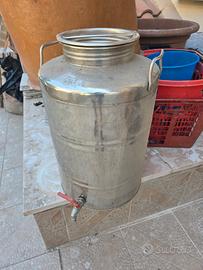 Botti e taniche per olio e vino