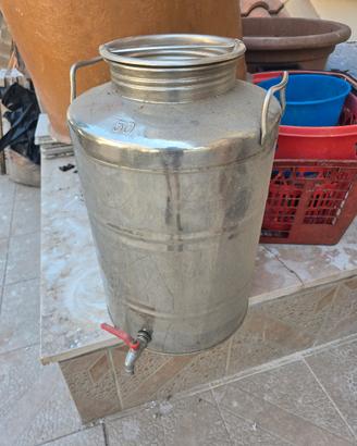 Botti e taniche per olio e vino