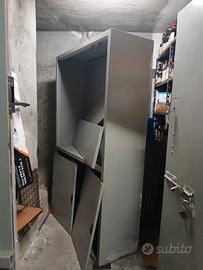 Libreria metallo