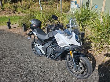 Cf moto