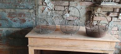 antichi cestini in filo di ferro 