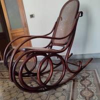 Sedia a dondolo antica