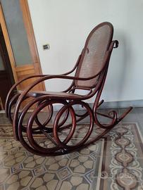 Sedia a dondolo antica