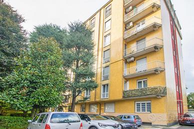 3 LOCALI A GARBAGNATE MILANESE