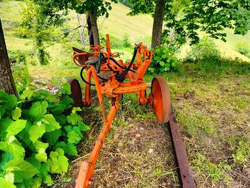 Aratro idraulico monovomere Rinieri