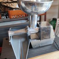 Passapomodoro elettrico