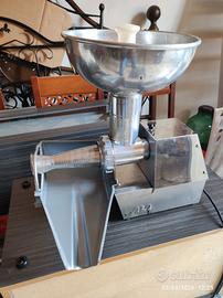 Passapomodoro elettrico