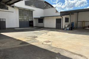 Immobile di 1115 m² con 2 locali a Moncalieri