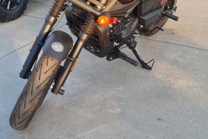 Um Renegade Vegas 125