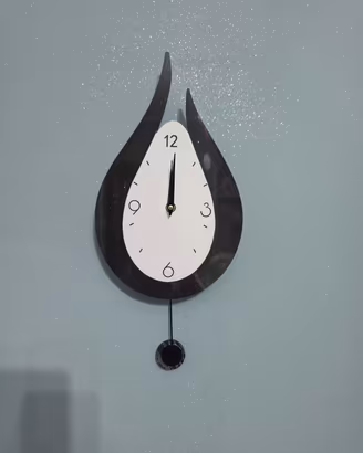 Elegante orologio a pendolo