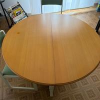 Tavolo allungabile con 4 sedie