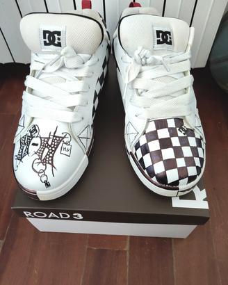 scarpe DC dipinte a mano