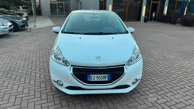 Peugeot 208 1.4 HDi 68 CV 5 porte Allure