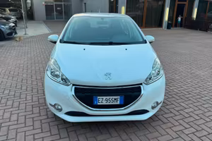 Peugeot 208 1.4 HDi 68 CV 5 porte Allure