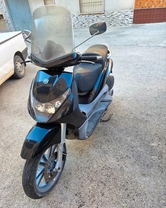 Beverly 250cc IE anno 2006
