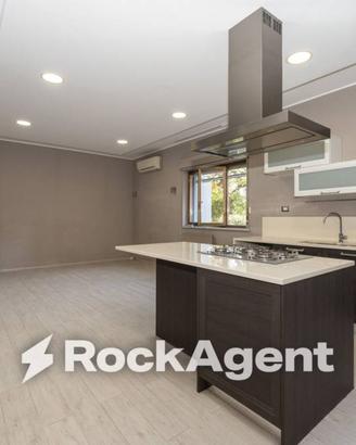Appartamento di 138 m² con 5 locali e box auto a C