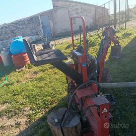 Retroescavatore per trattore