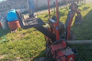 Retroescavatore per trattore