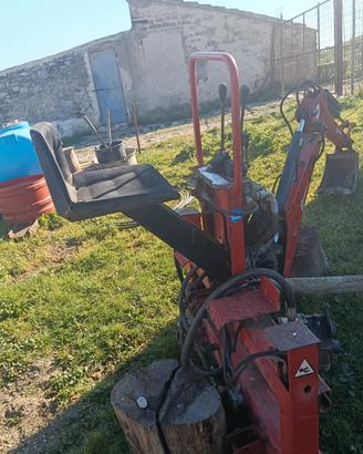 Retroescavatore per trattore
