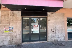 Locale commerciale fronte strada