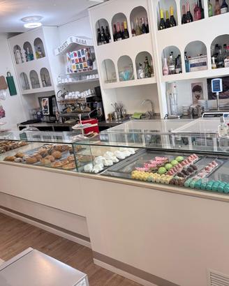 arredamento completo per Bar-Pasticceria