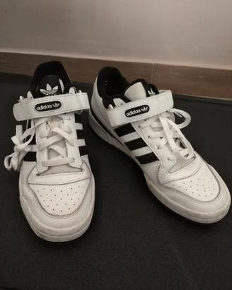 Adidas forum low bianche e nere