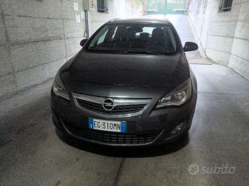 Opel Astra sports tourer CDTI 160 cv