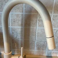 Rubinetto miscelatore in fragranite.