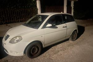 Lancia ypsilon