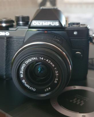 OLYMPUS  OM-D-EM10 MARK 2