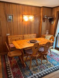 Set mobili per la casa in pino di falegnameria
