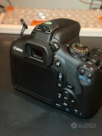Canon EOS 2000D + Obiettivo 18-55mm + Accessori
