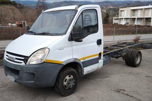 IVECO 50C15 a telaio passo 3750 patente C 