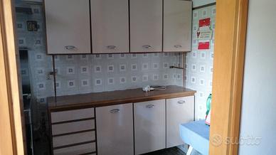 MOBILE CUCINA IN FORMICA 