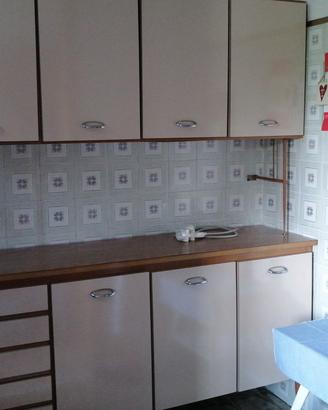 MOBILE CUCINA IN FORMICA 