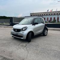 Smart Fortwo coupè - Grigia e nera