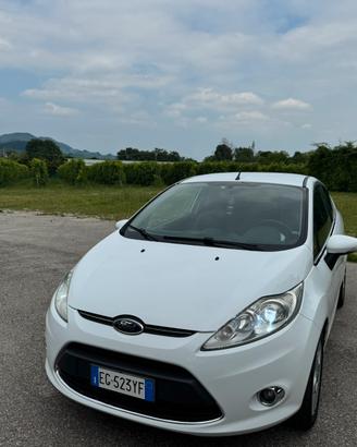 FORD FIESTA 2011 TITANIUM BENZINA