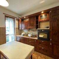 Cucina completa in massello di noce elegante robus