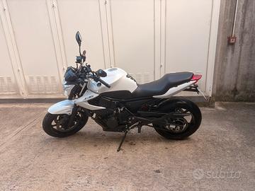 Yamaha XJ6 ABS
