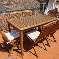 Tavolo e sedie da giardino