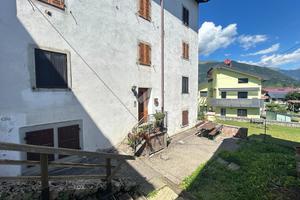 3 LOCALI A SUTRIO